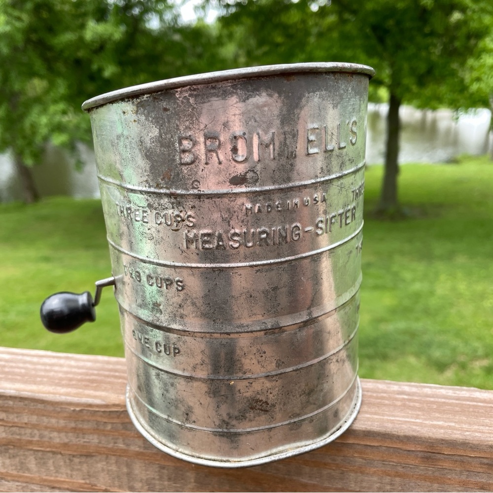 Vintage Bromwell's 3 Three Cup Flour Measuring Sifter Black Wood Handle USA